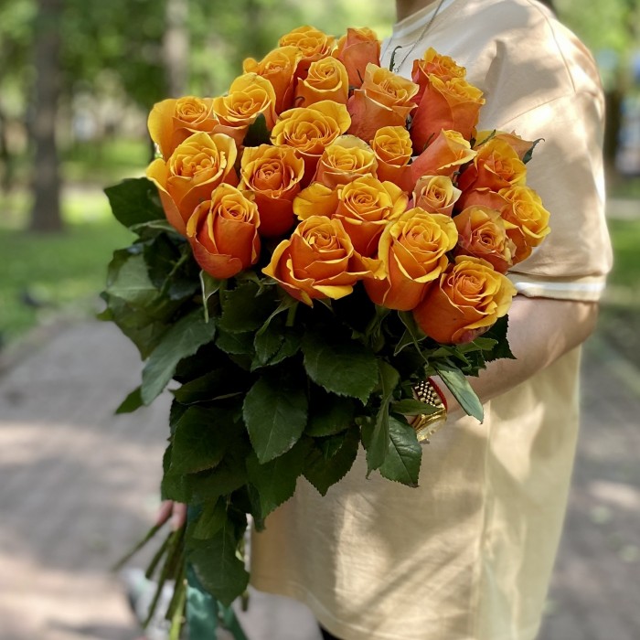 Роза оранжевая Бермуда