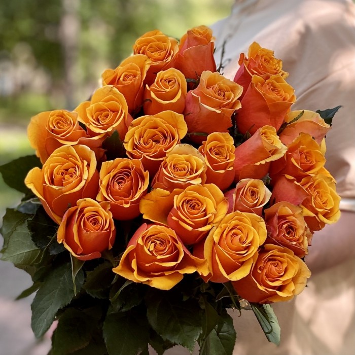 Роза оранжевая Бермуда