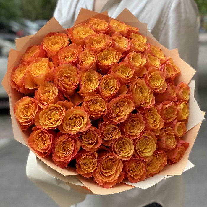 51 оранжевая роза Конфиденшл 40 см