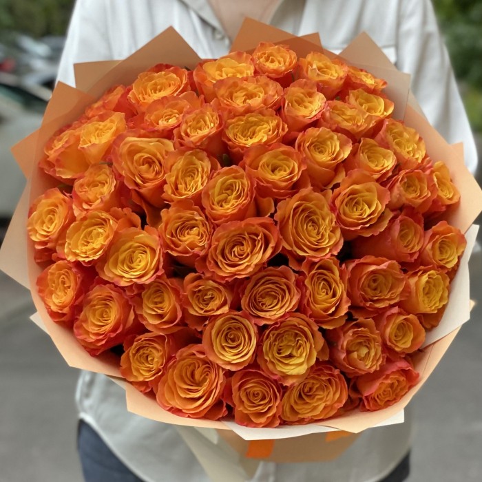 51 оранжевая роза Конфиденшл 40 см