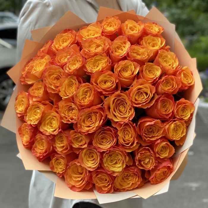 51 оранжевая роза Конфиденшл 40 см