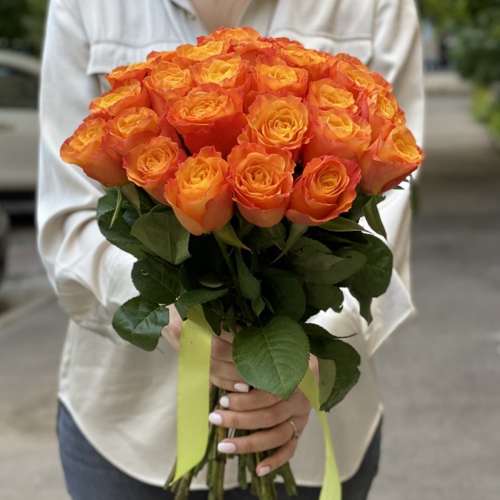 Роза Конфиденшл (Confidential) 40 см