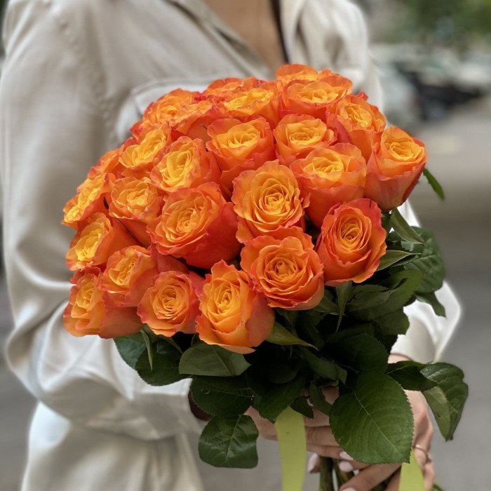 Роза Конфиденшл (Confidential) 40 см