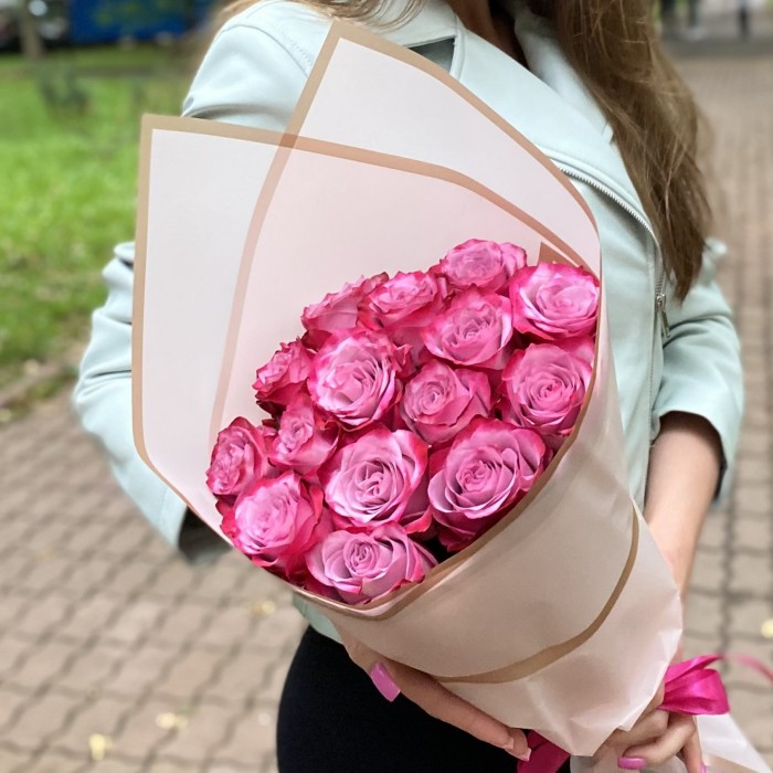 15 роз Дип Перпл 50 см