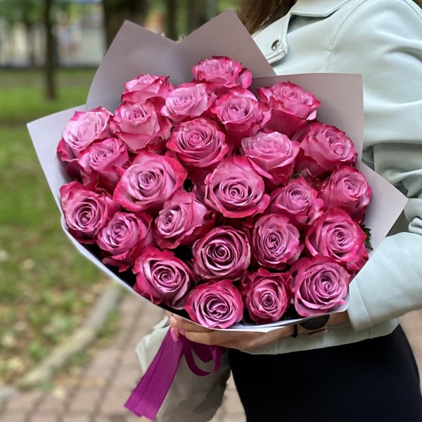 25 роз Дип Перпл 50 см
