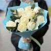 9 пионовидных белых роз Инносент (Innocent)