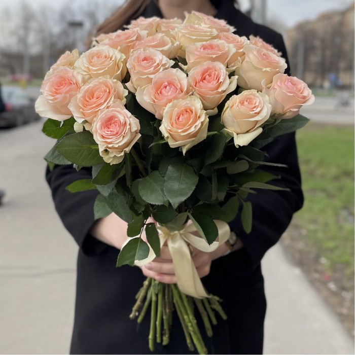 Пионовидная роза Алина парфюмелла Alina parfumella