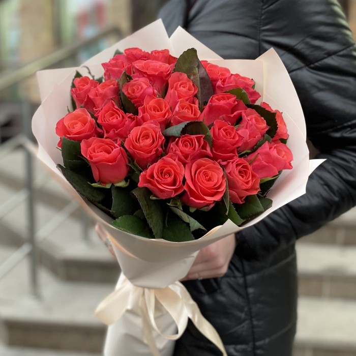 25 роз Пинк Такаци