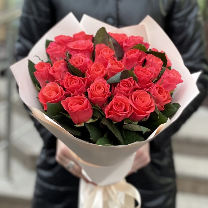 25 роз Пинк Такаци