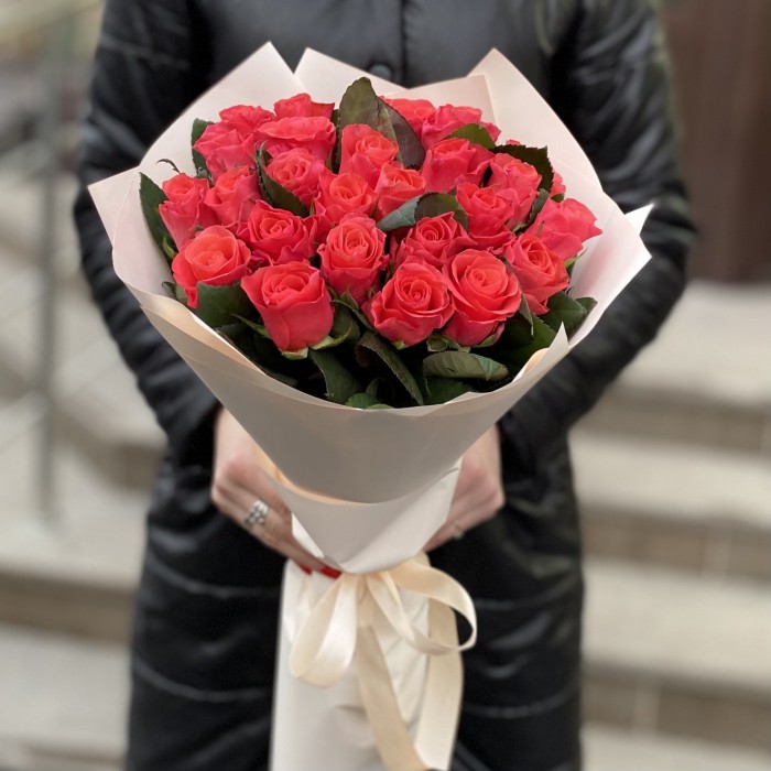 25 роз Пинк Такаци