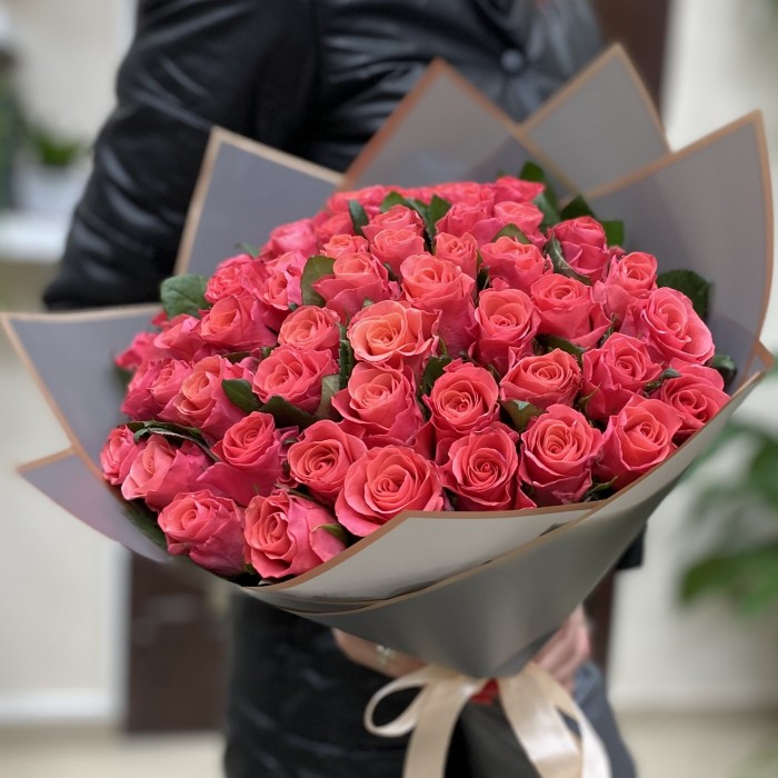 51 роза Пинк Такаци