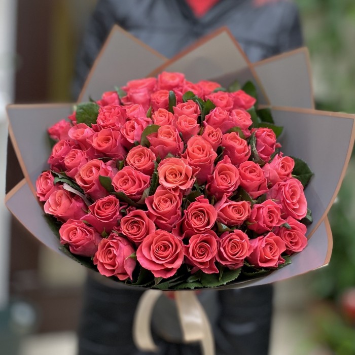 51 роза Пинк Такаци