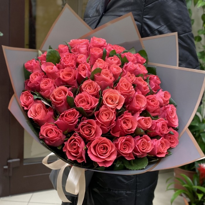 51 роза Пинк Такаци
