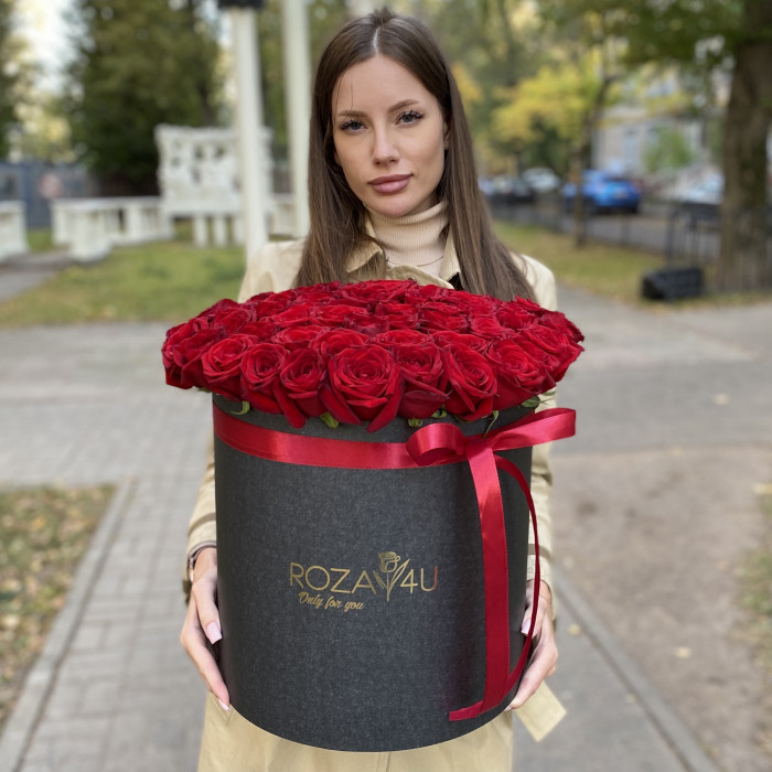 101 ароматная красная роза в коробке