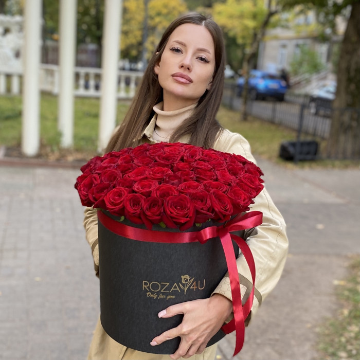 101 ароматная красная роза в коробке