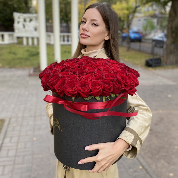 101 ароматная красная роза в коробке