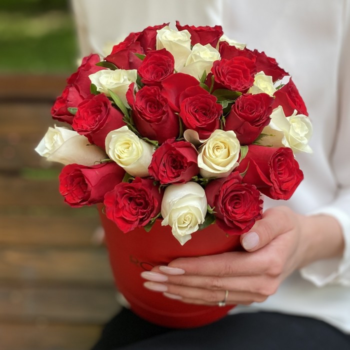 29 роз в коробке