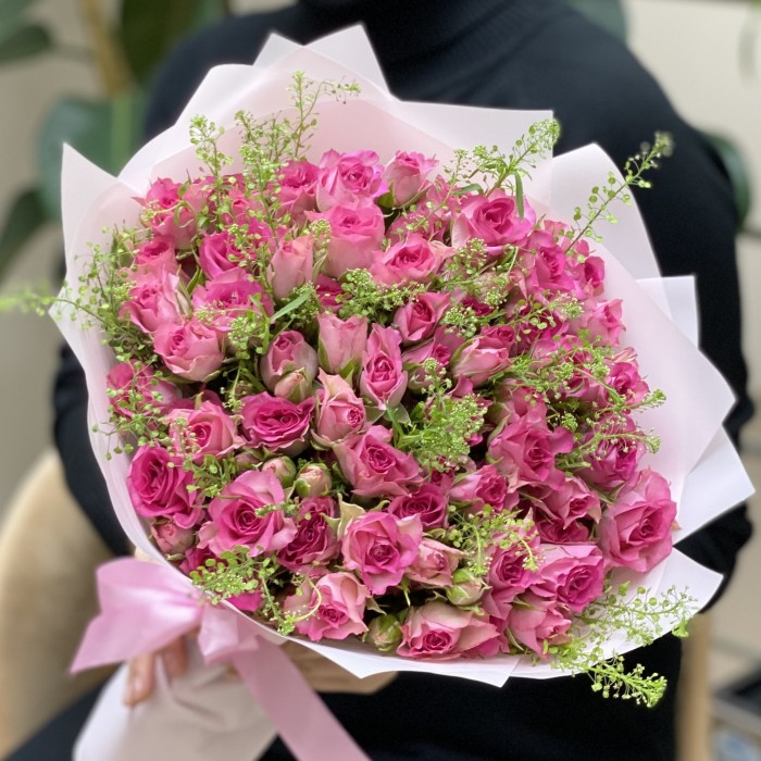 15 кустовых роз Рупски с гринбелом