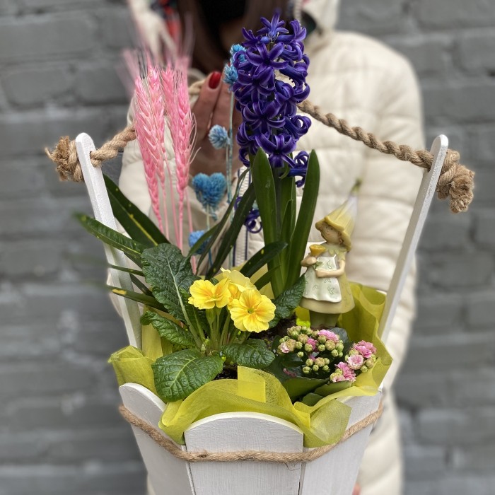 Мини-садик Девочка колокольчик