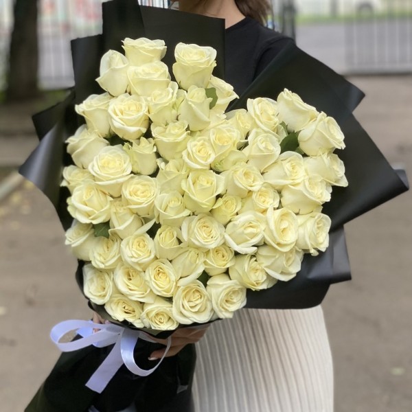 Белые розы сердце