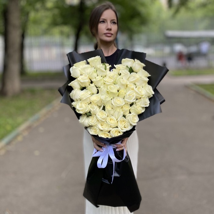 Белые розы сердце