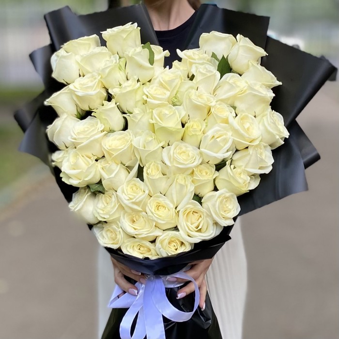 Белые розы сердце