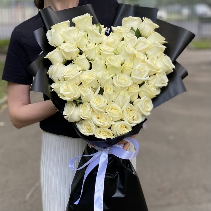 Белые розы сердце