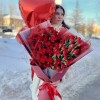 Букет из красных роз Ред Наоми и Вельвет Блоссом в виде сердца