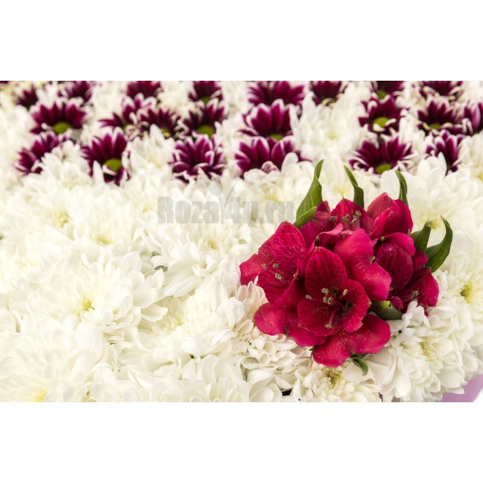 Сердце из цветов "Маме"