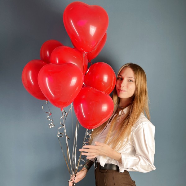 Облако шаров в форме сердца