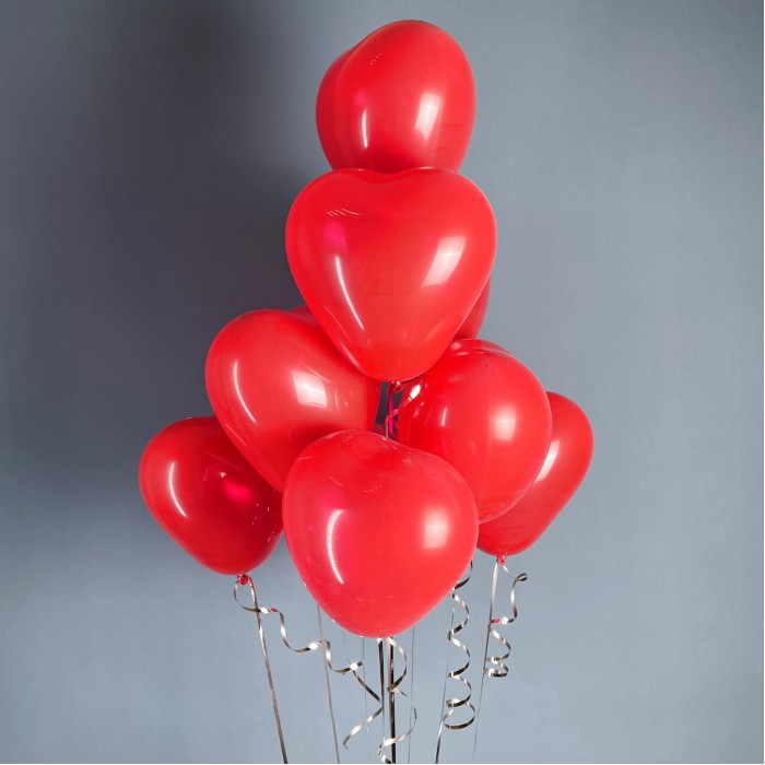 Облако шаров в форме сердца