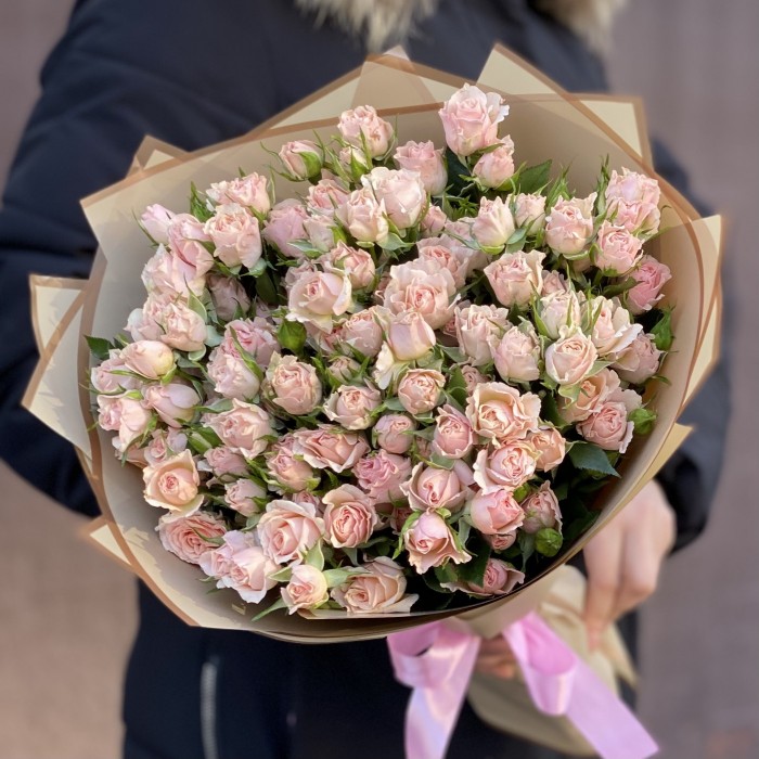 25 кустовых роз Шелби 40см