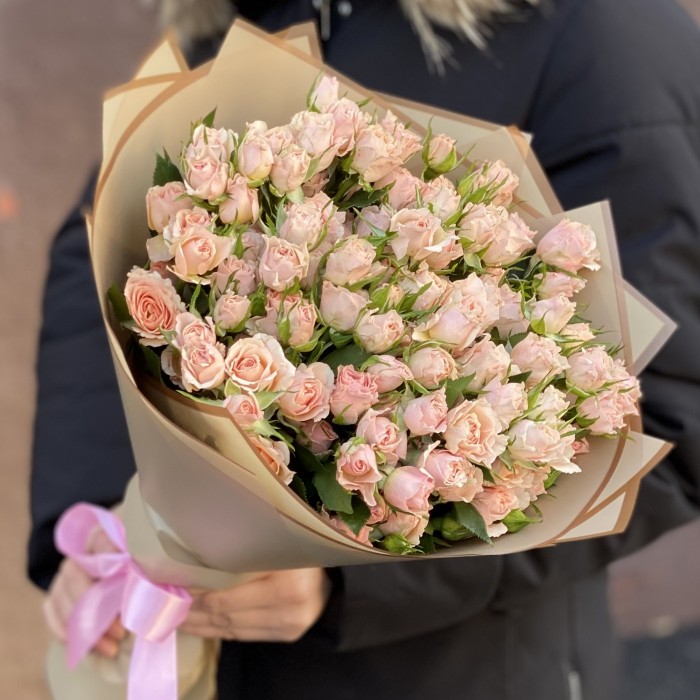 25 кустовых роз Шелби 40см