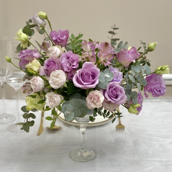 Сиреневая свадебная композиция в мартиннице