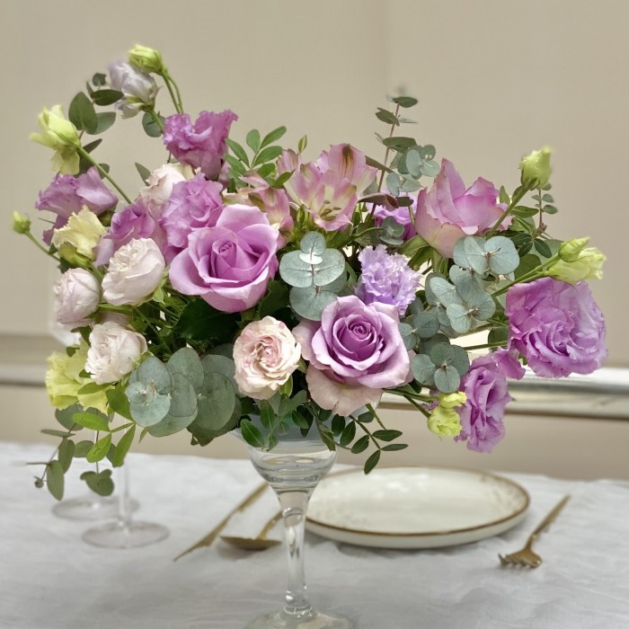 Сиреневая свадебная композиция в мартиннице