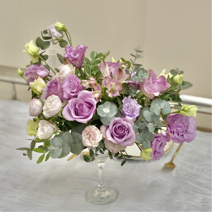 Сиреневая свадебная композиция в мартиннице