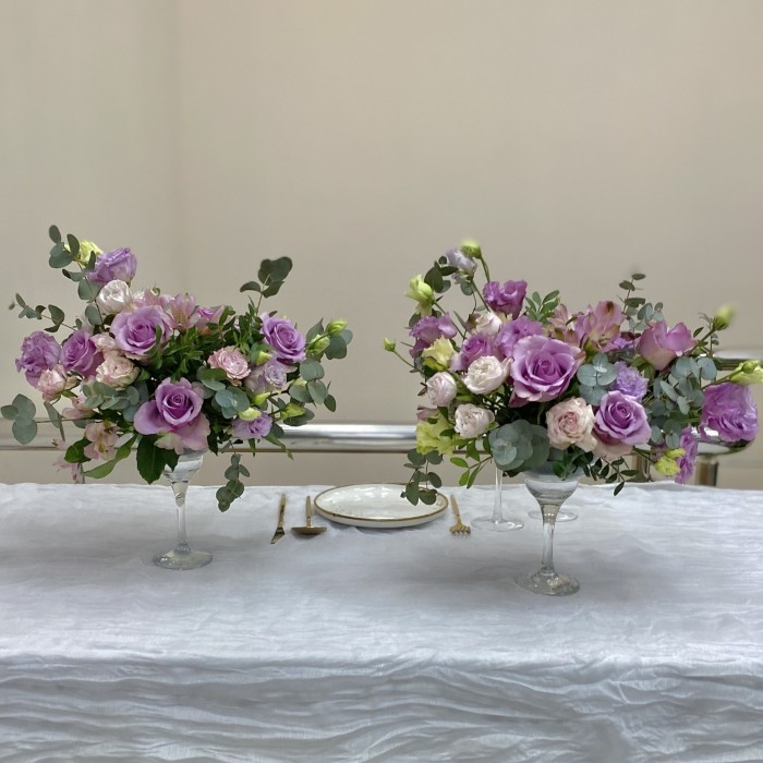 Сиреневая свадебная композиция в мартиннице