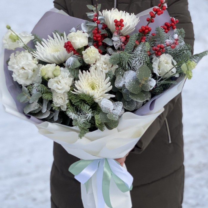 Новогодний букет Снегирь