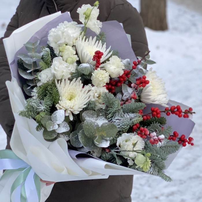 Новогодний букет Снегирь