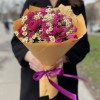 Пионовидные розы Перпл тамбурин с ромашками