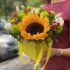 Осенняя композиция цветов в коробке