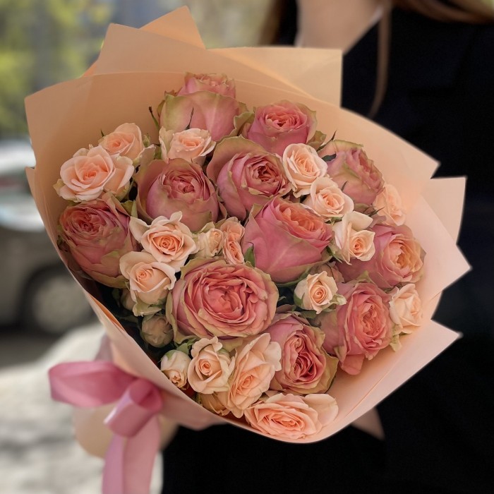 Букет пионовидных роз Персиковый джем