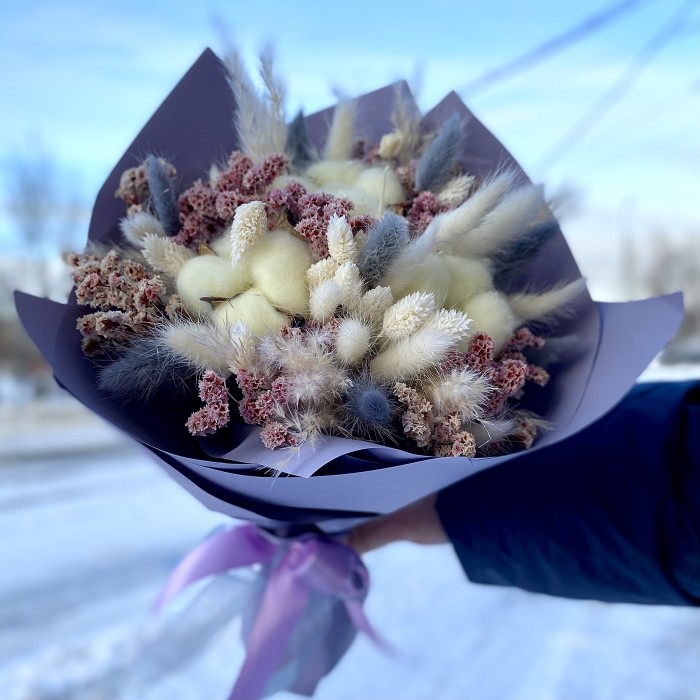 Букет из сухоцветов сиреневый