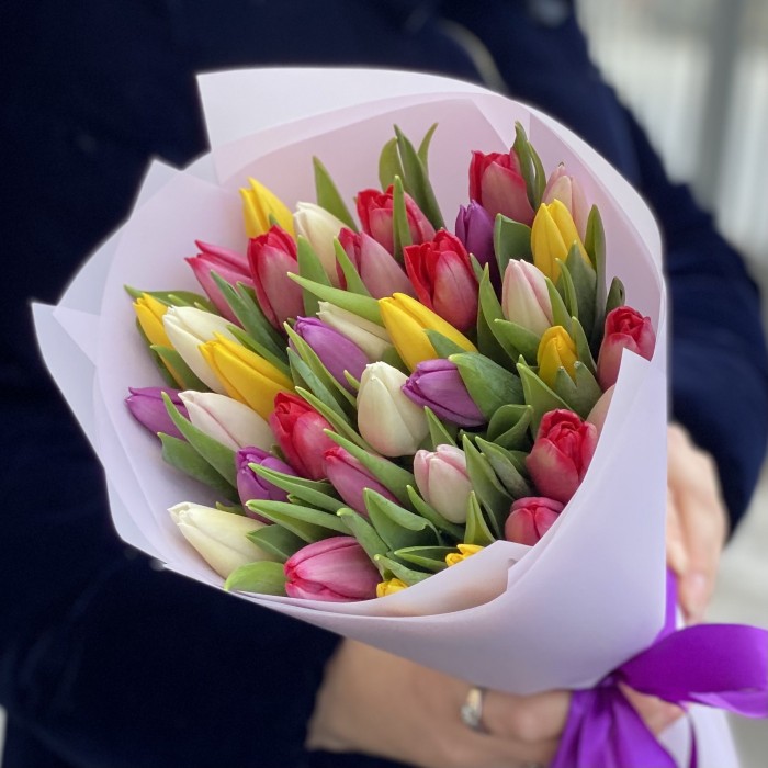 35 тюльпанов праздничный микс