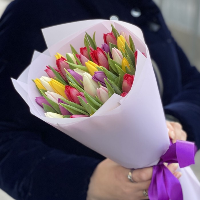 35 тюльпанов праздничный микс