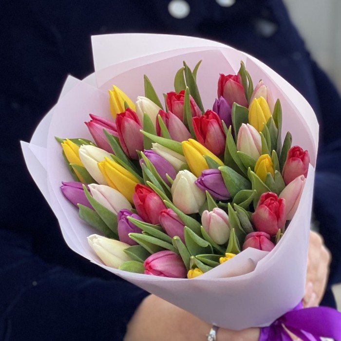 35 тюльпанов праздничный микс