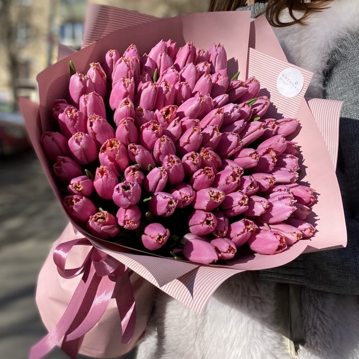 101 розовый тюльпан Лувр