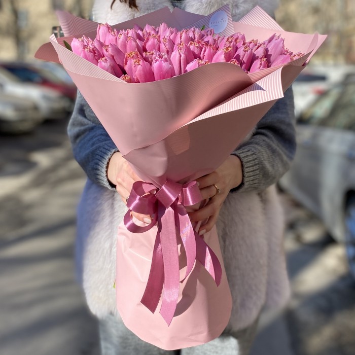 101 розовый тюльпан Лувр
