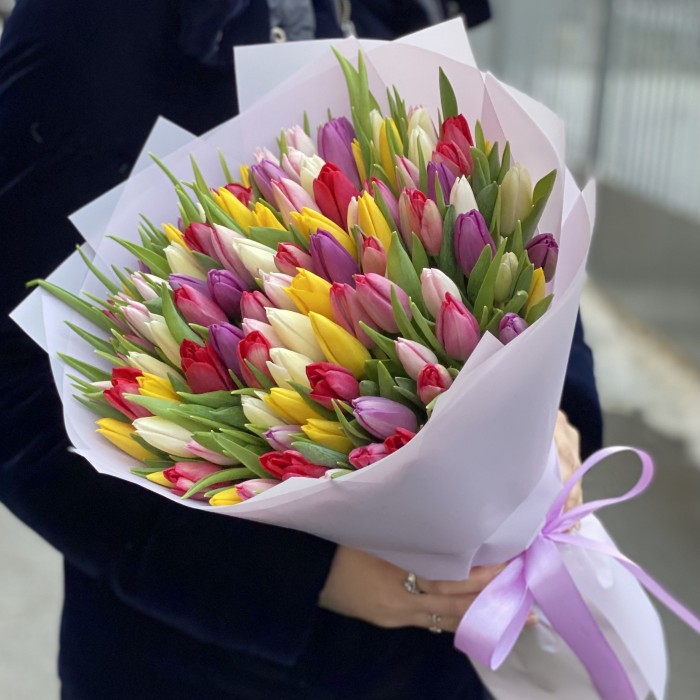 25 тюльпанов яркий микс в упаковке