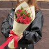 15 красных пионовидных тюльпанов